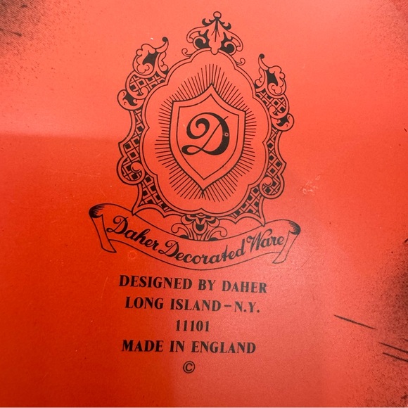 Beautiful Vintage Round Tin Fascination Face Powder Trinket Box Made in England - Picture 6 of 16